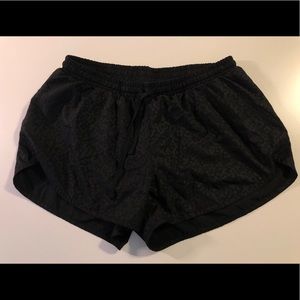 Old Navy dolphin hem subtle cheetah print shorts